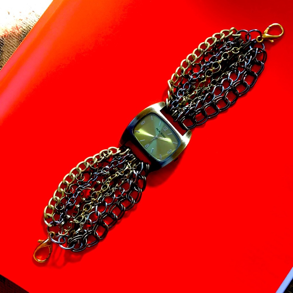 Narmi multi-chain metal Watch